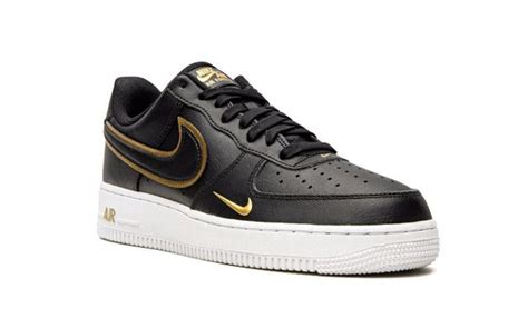 nike air force dames zwart goud|zwarte air force 1.